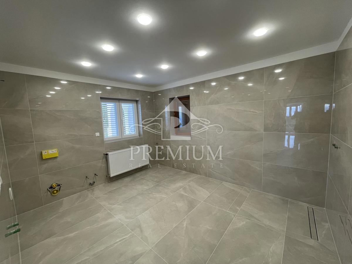 ATRAKTIVNO STANOVANJE 170,45 m2, NA ENKRATNI LOKACIJI,