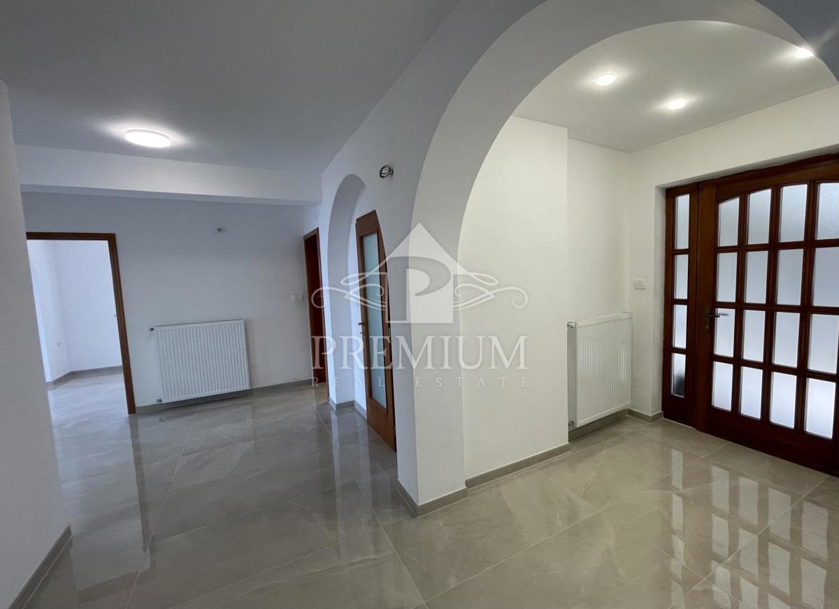 ATRAKTIVNO STANOVANJE 170,45 m2, NA ENKRATNI LOKACIJI,