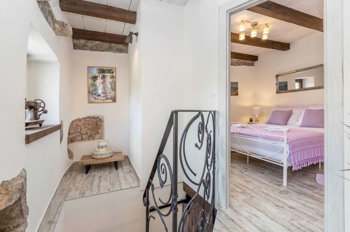 Stara kamnita hi&#353;a, prodaja, Mesto Krk, Hrvatska, 80 m2, 349.000,00 EUR
