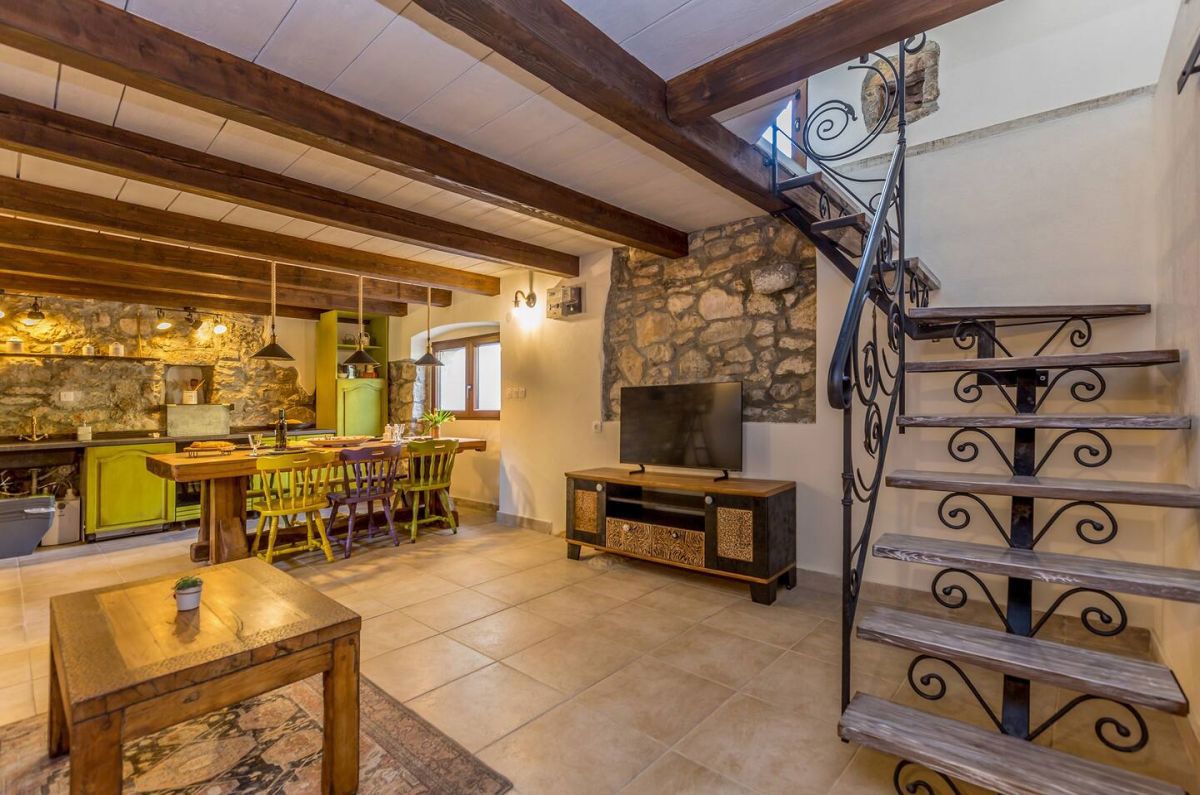 Stara kamnita hi&#353;a, prodaja, Mesto Krk, Hrvatska, 80 m2, 349.000,00 EUR