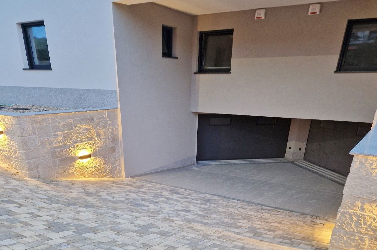Hi&#353;a, prodaja, Kostrena, Hrvatska, 240 m2, 890.000,00 EUR