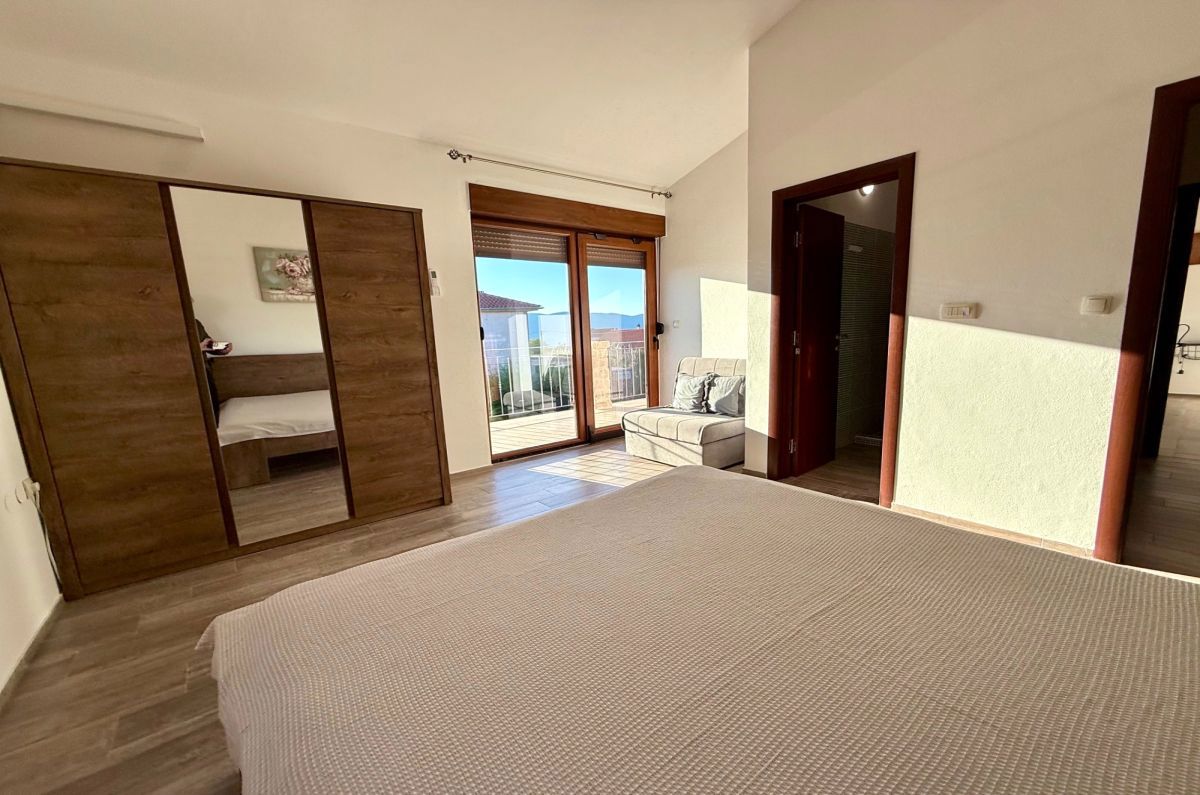 Hi&#353;a, prodaja, Mesto Krk, Hrvatska, 200 m2, 490.000,00 EUR