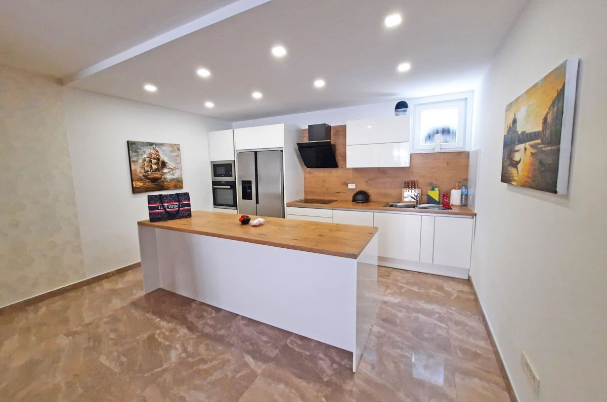 Apartma, prodaja, Njivice, Hrvatska, 71 m2, 430.000,00 EUR