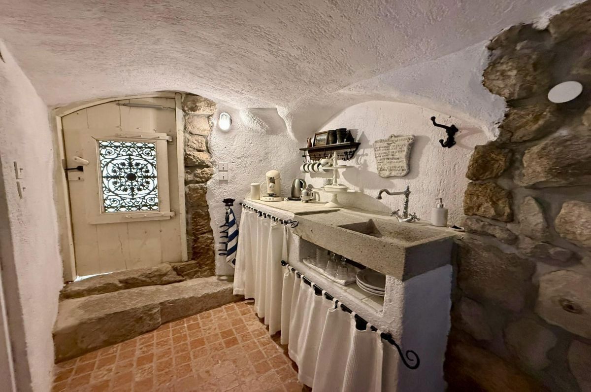 Stara kamnita hi&#353;a, prodaja, Vrbnik, Hrvatska, 120 m2, 390.000,00 EUR