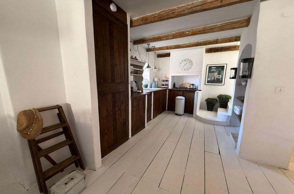 Stara kamnita hi&#353;a, prodaja, Vrbnik, Hrvatska, 120 m2, 390.000,00 EUR