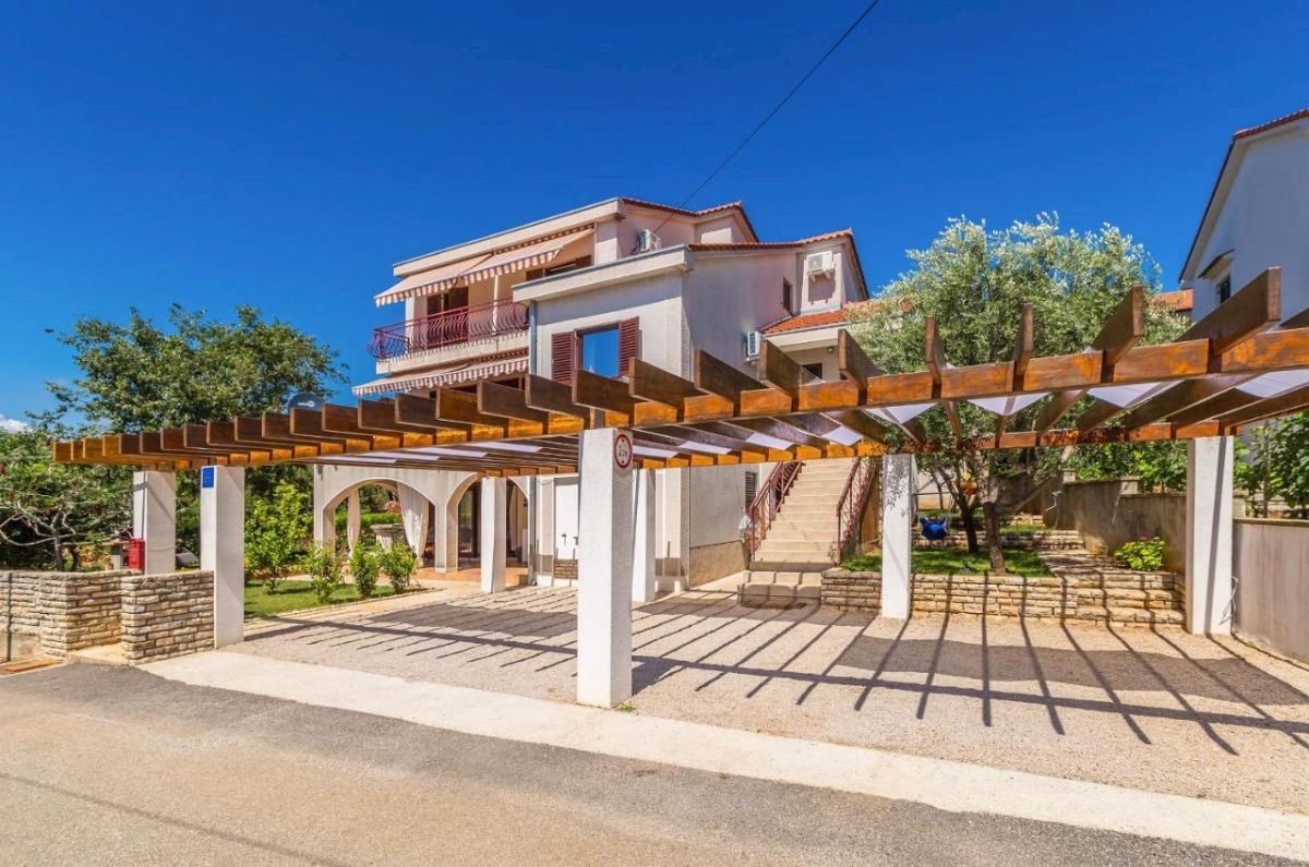 Hi&#353;a, prodaja, Mesto Krk, Hrvatska, 405 m2, 635.000,00 EUR