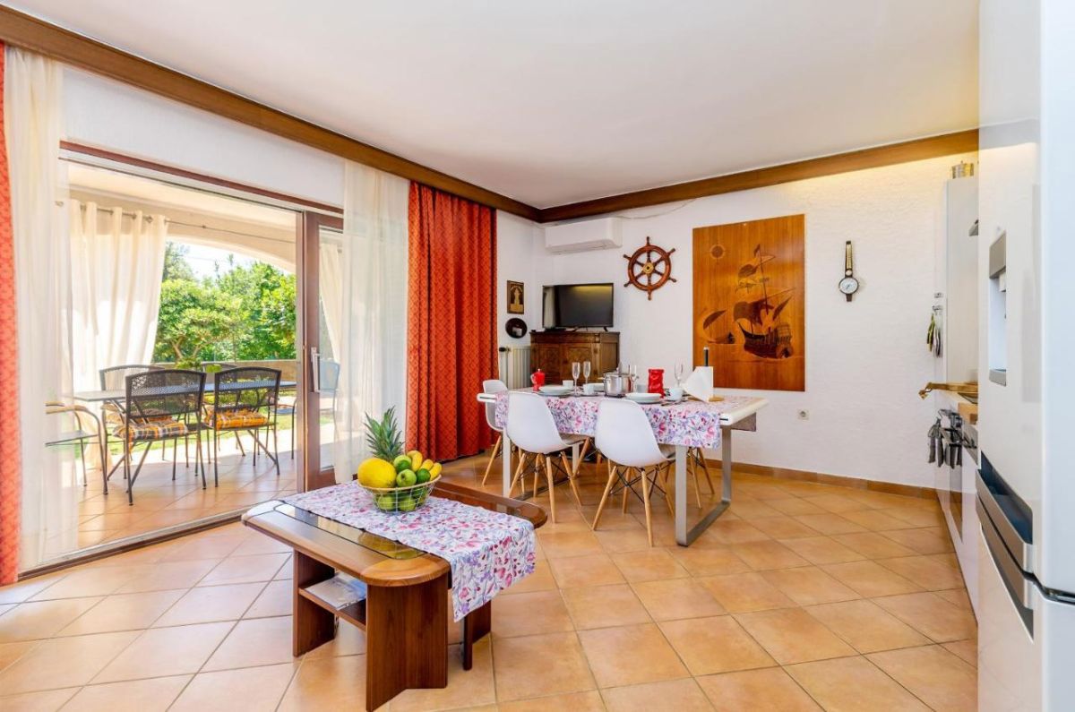 Hi&#353;a, prodaja, Mesto Krk, Hrvatska, 405 m2, 635.000,00 EUR