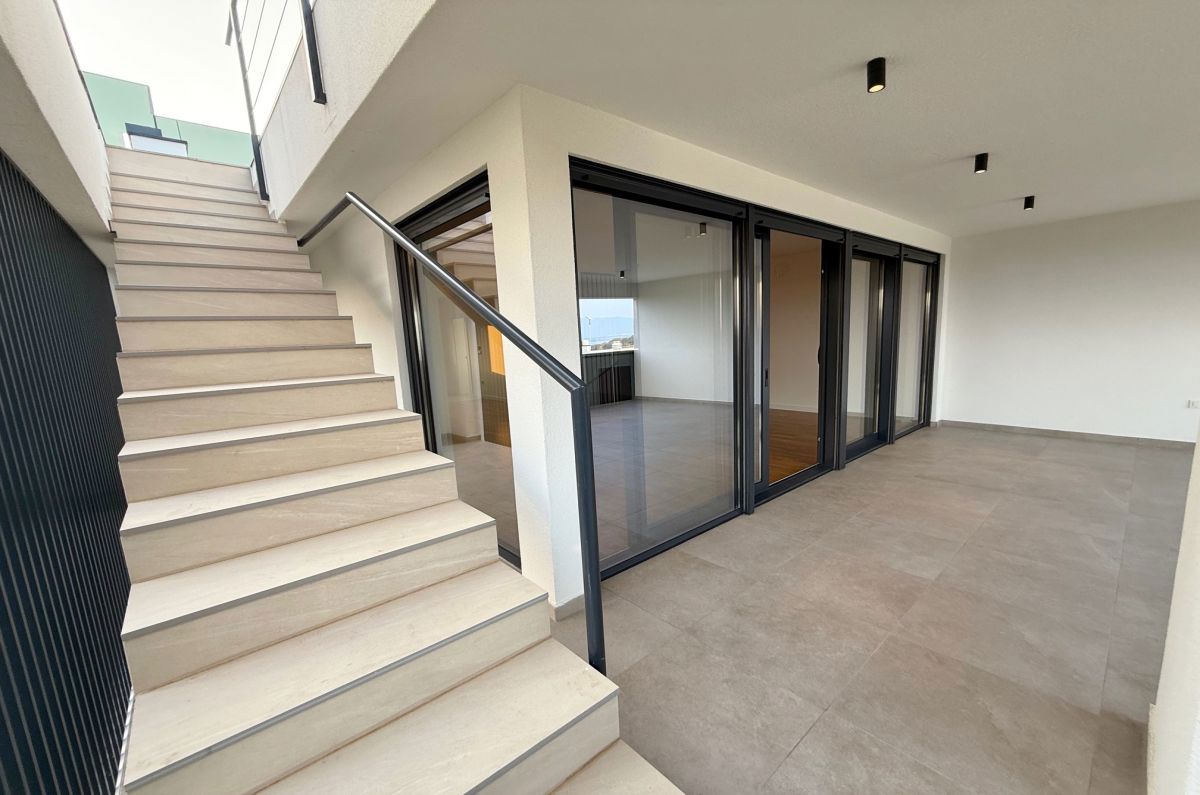 Apartma, prodaja, Mesto Krk, Hrvatska, 244 m2, 865.000,00 EUR