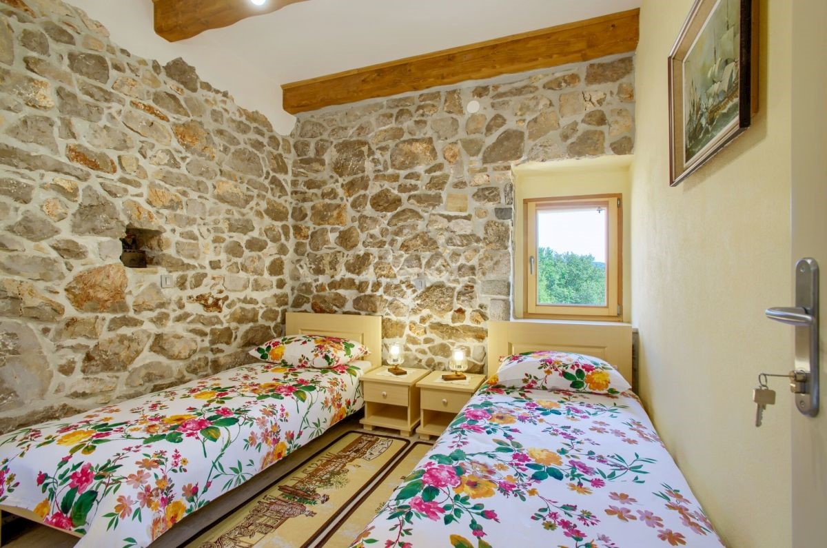 Stara kamnita hi&#353;a, prodaja, Vrbnik, Hrvatska, 144 m2, 690.000,00 EUR