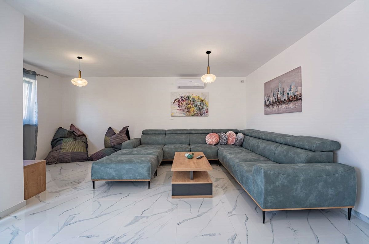 Hi&#353;a, prodaja, Dobrinj, Hrvatska, 300 m2, 1.150.000,00 EUR