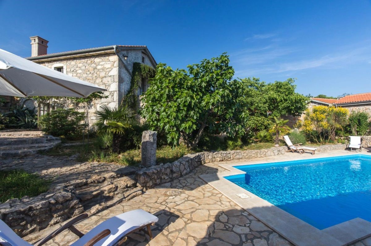 Stara kamnita hi&#353;a, prodaja, Mesto Krk, Hrvatska, 300 m2, 0 EUR