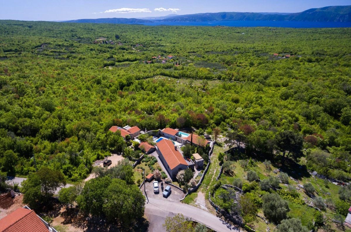 Stara kamnita hi&#353;a, prodaja, Mesto Krk, Hrvatska, 300 m2, 0 EUR