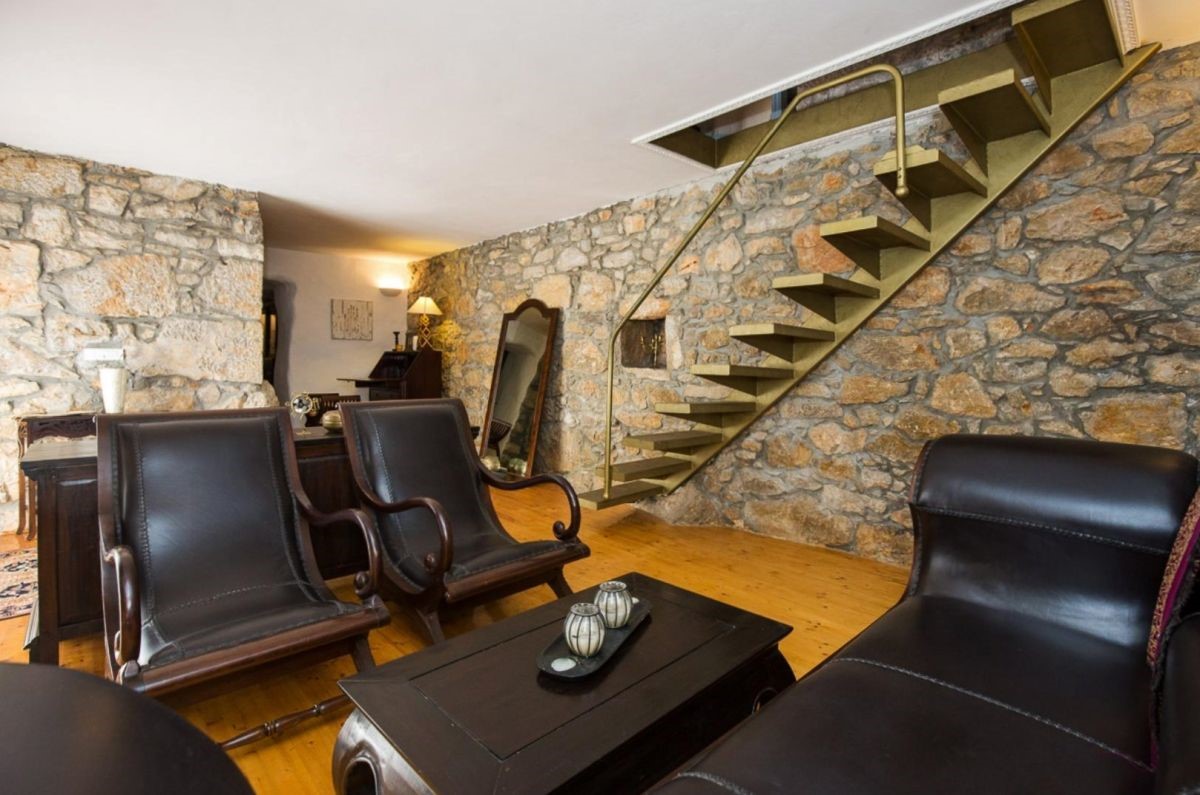 Stara kamnita hi&#353;a, prodaja, Mesto Krk, Hrvatska, 300 m2, 0 EUR