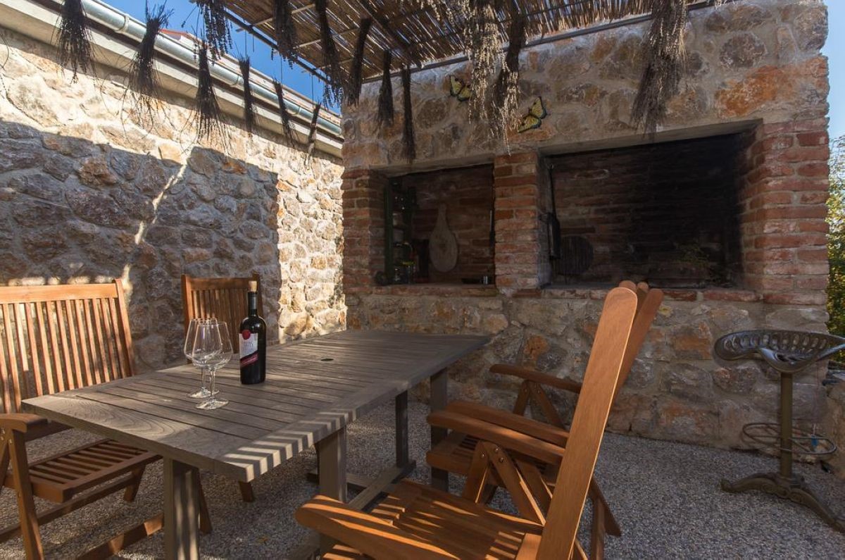 Stara kamnita hi&#353;a, prodaja, Mesto Krk, Hrvatska, 300 m2, 0 EUR