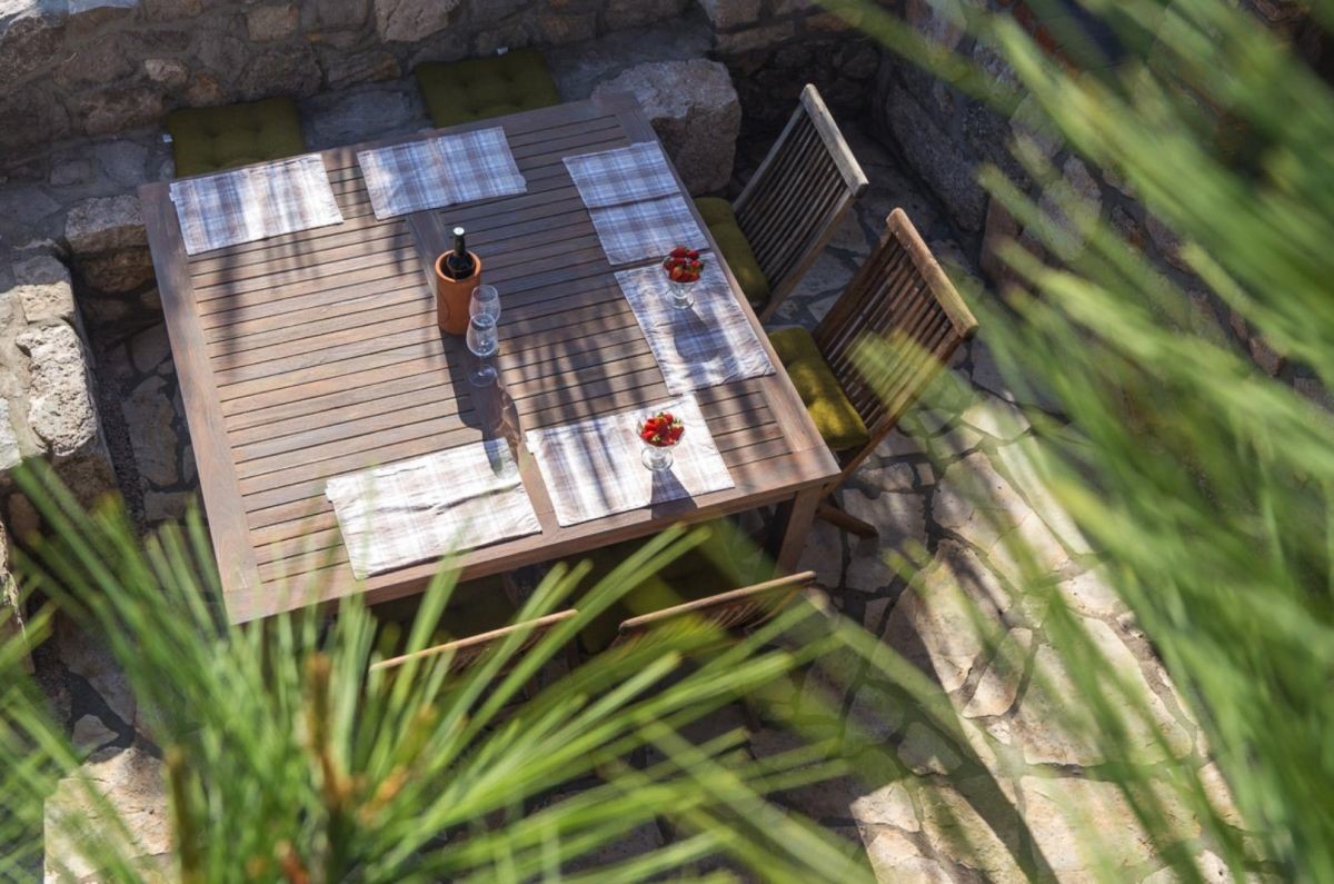 Stara kamnita hi&#353;a, prodaja, Mesto Krk, Hrvatska, 300 m2, 0 EUR