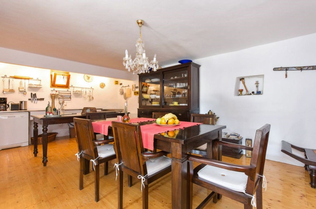 Stara kamnita hi&#353;a, prodaja, Mesto Krk, Hrvatska, 300 m2, 0 EUR