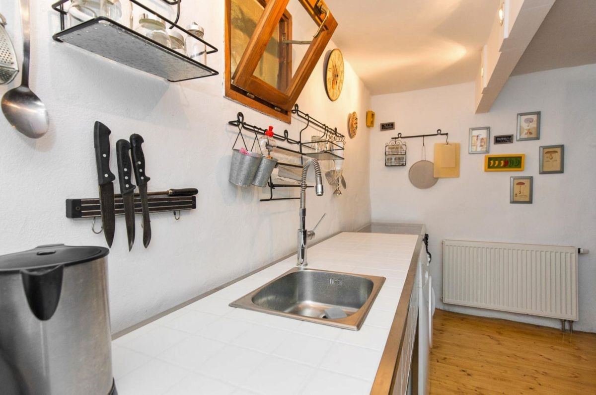 Stara kamnita hi&#353;a, prodaja, Mesto Krk, Hrvatska, 300 m2, 0 EUR