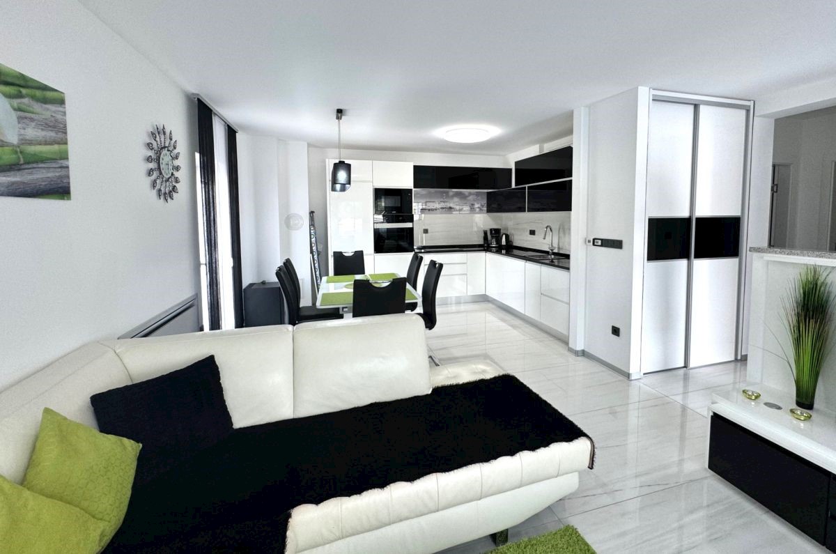 Hi&#353;a, prodaja, Mesto Krk, Hrvatska, 252 m2, 1.200.000,00 EUR