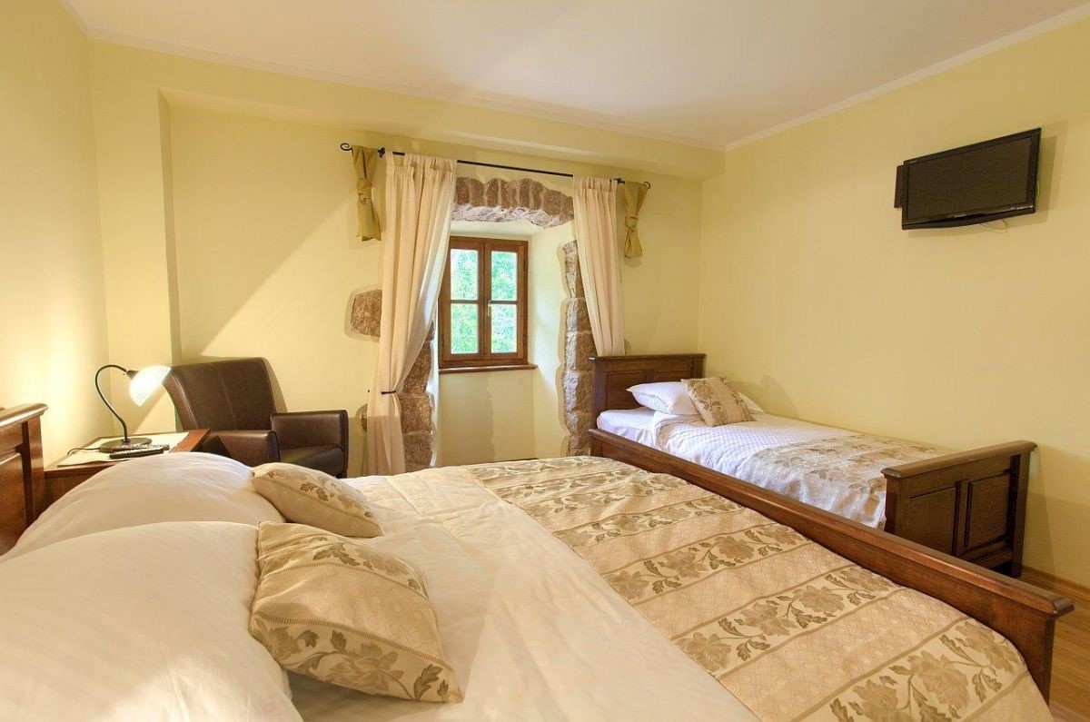 Stara kamnita hi&#353;a, prodaja, Dobrinj, Hrvatska, 4460 m2, 1.500.000,00 EUR
