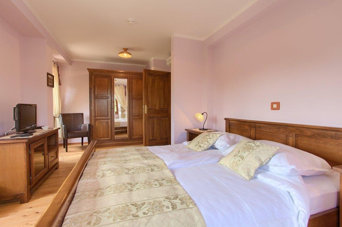 Stara kamnita hi&#353;a, prodaja, Dobrinj, Hrvatska, 4460 m2, 1.500.000,00 EUR
