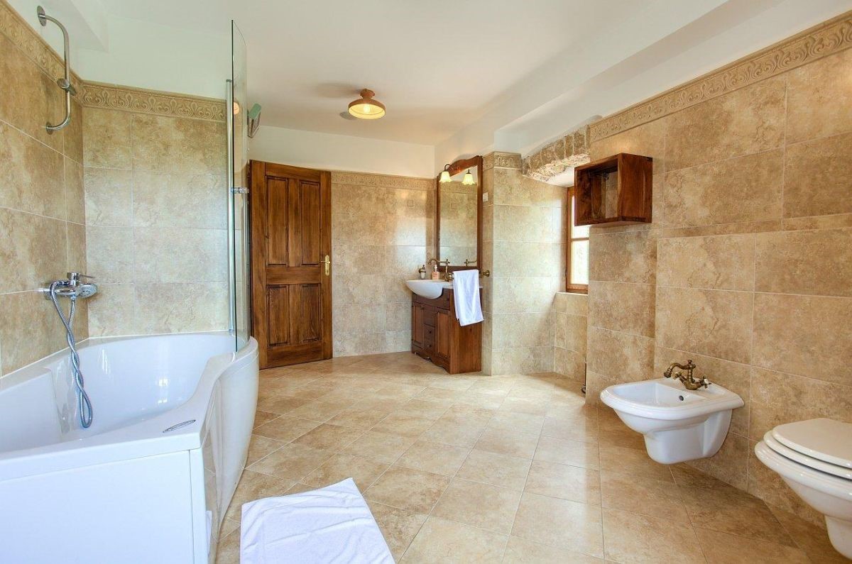 Stara kamnita hi&#353;a, prodaja, Dobrinj, Hrvatska, 4460 m2, 1.500.000,00 EUR