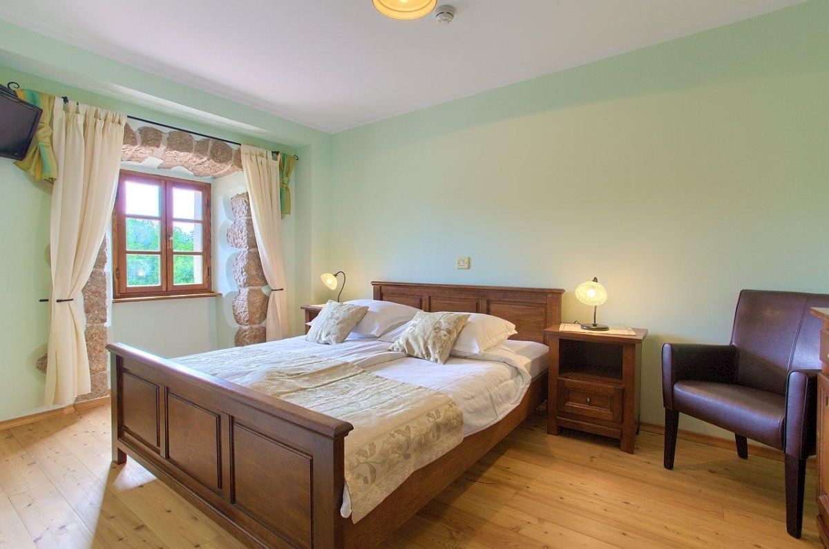 Stara kamnita hi&#353;a, prodaja, Dobrinj, Hrvatska, 4460 m2, 1.500.000,00 EUR
