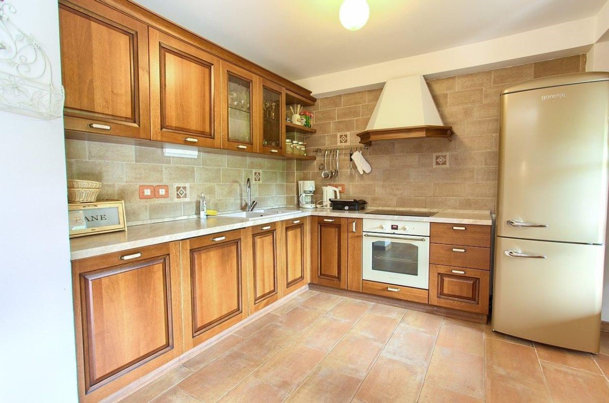 Stara kamnita hi&#353;a, prodaja, Dobrinj, Hrvatska, 4460 m2, 1.500.000,00 EUR