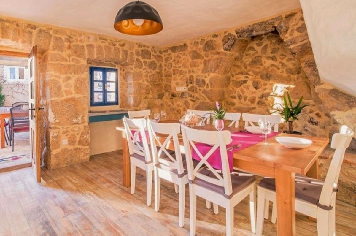 Stara kamnita hi&#353;a, prodaja, Vrbnik, Hrvatska, 180 m2, 430.000,00 EUR