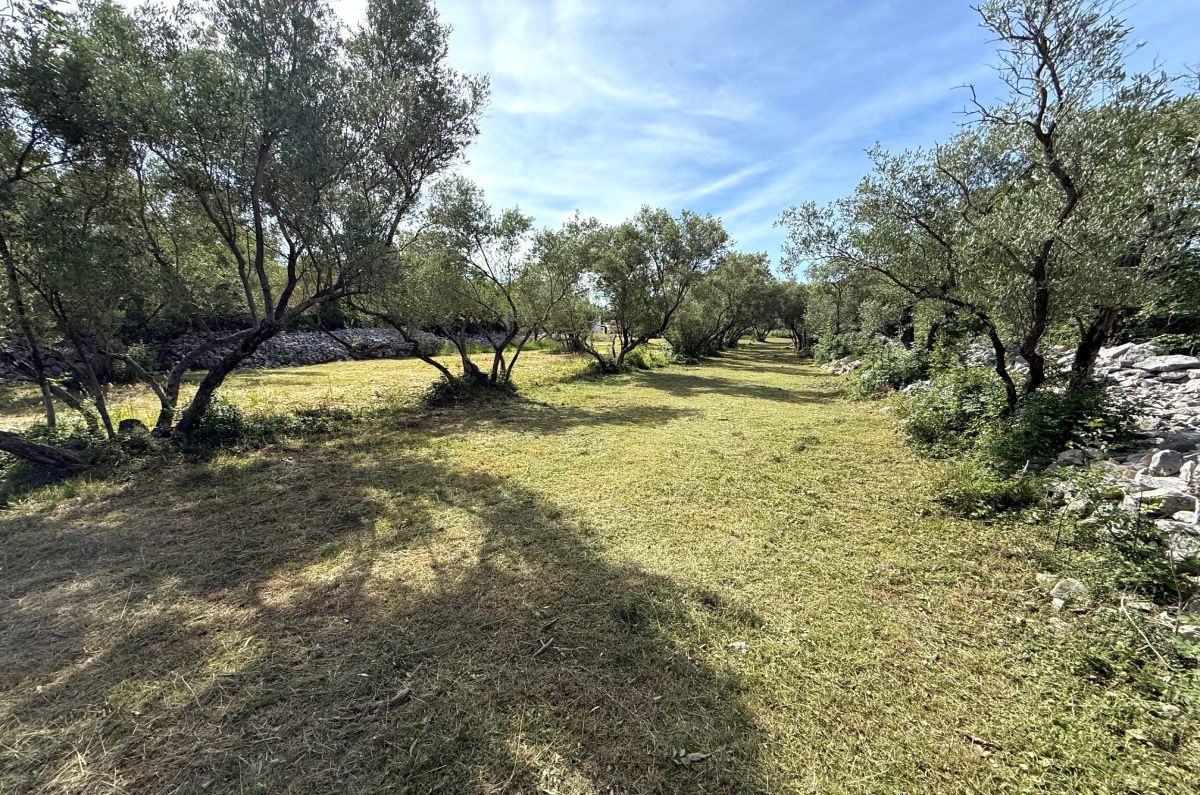 Gradbeno zemlji&#353;&#263;e, prodaja, Vrbnik, Hrvatska, 2038 m2, 390.000,00 EUR