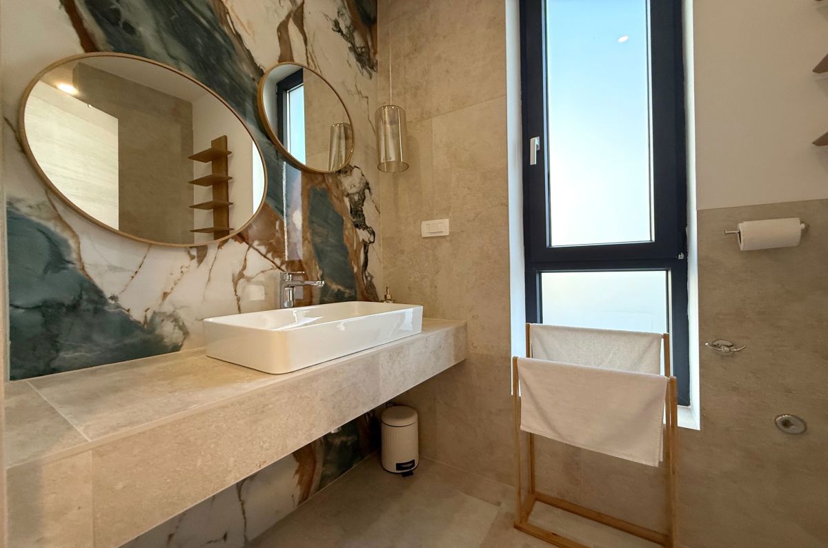 Hiša, prodaja, Mesto Krk, Hrvatska, 176 m2, 995.000,00 EUR