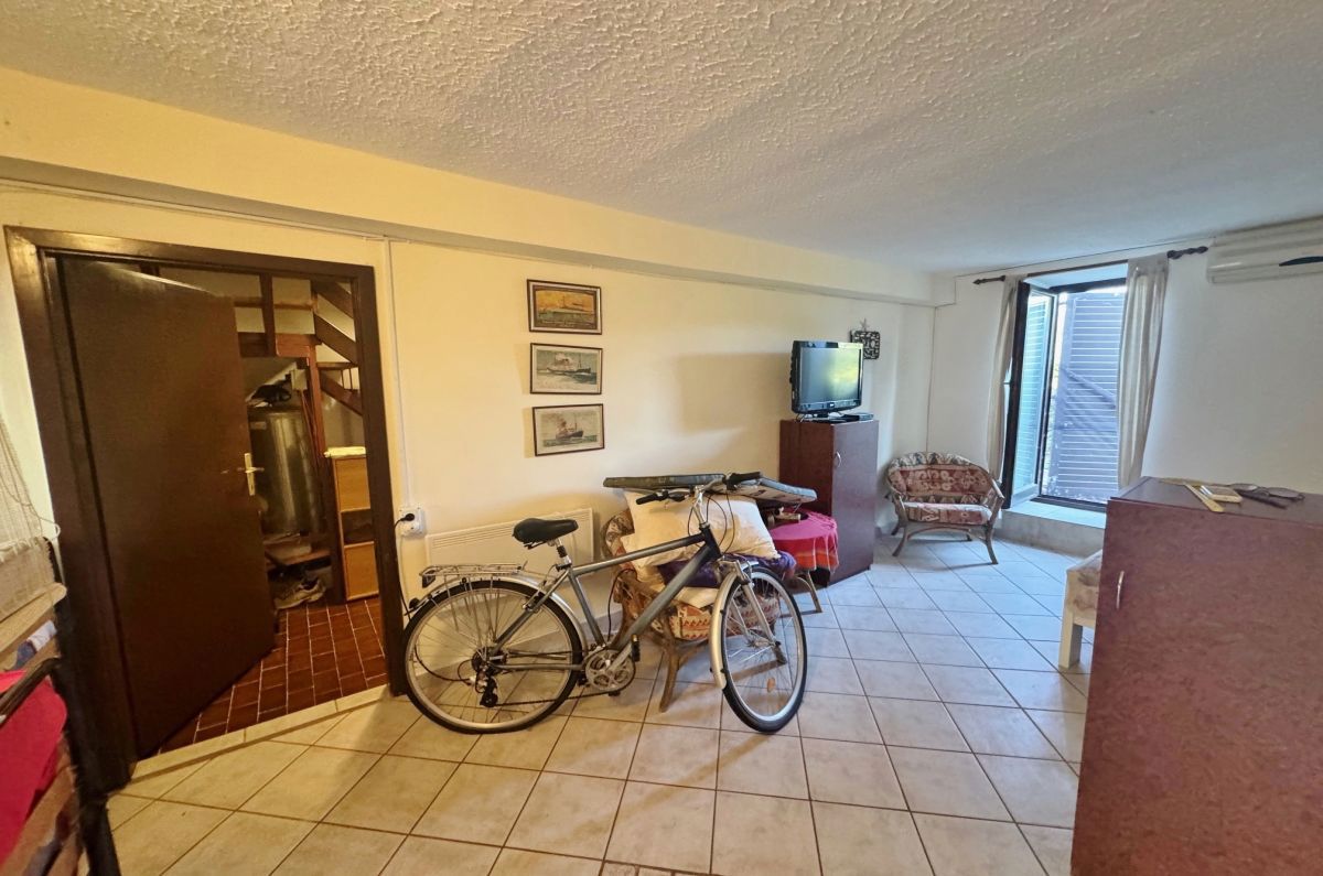 Stara kamnita hi&#353;a, prodaja, Mesto Krk, Hrvatska, 130 m2, 299.000,00 EUR