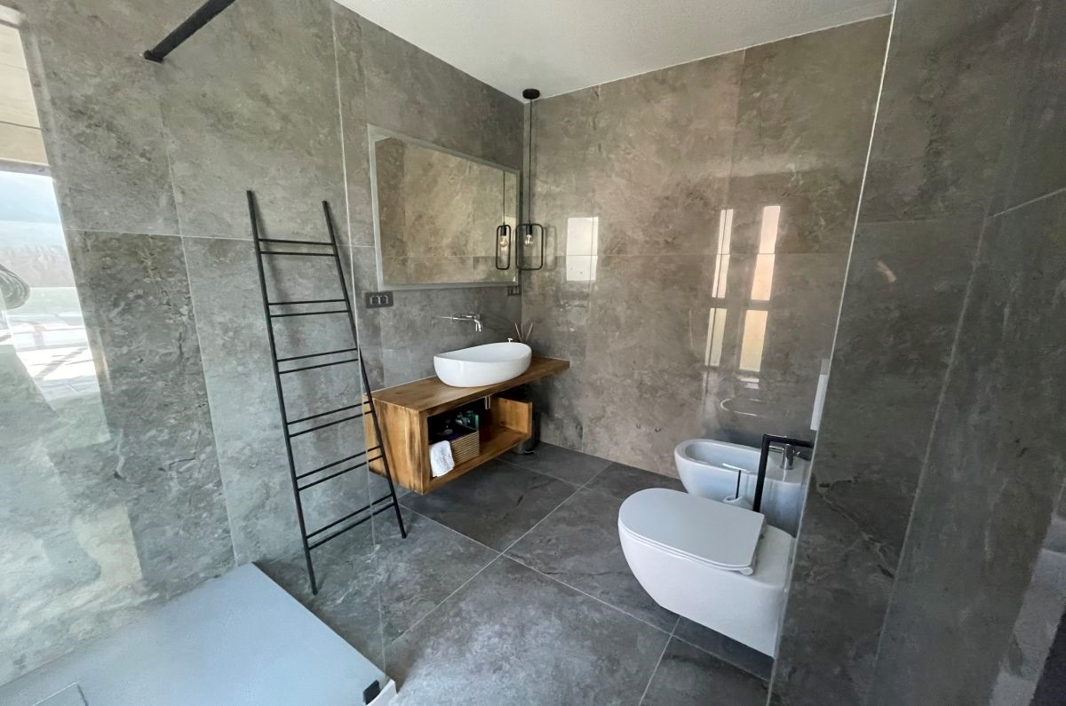 Hi&#353;a, prodaja, Baška, Hrvatska, 249 m2, 2.000.000,00 EUR
