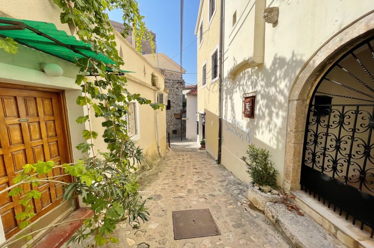 Stara kamnita hi&#353;a, prodaja, Mesto Krk, Hrvatska, 155 m2, 400.000,00 EUR