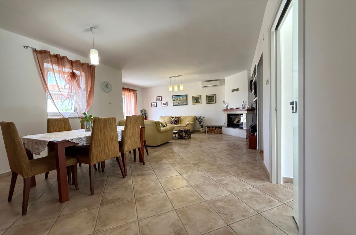 Hi&#353;a, prodaja, Mesto Krk, Hrvatska, 210 m2, 690.000,00 EUR
