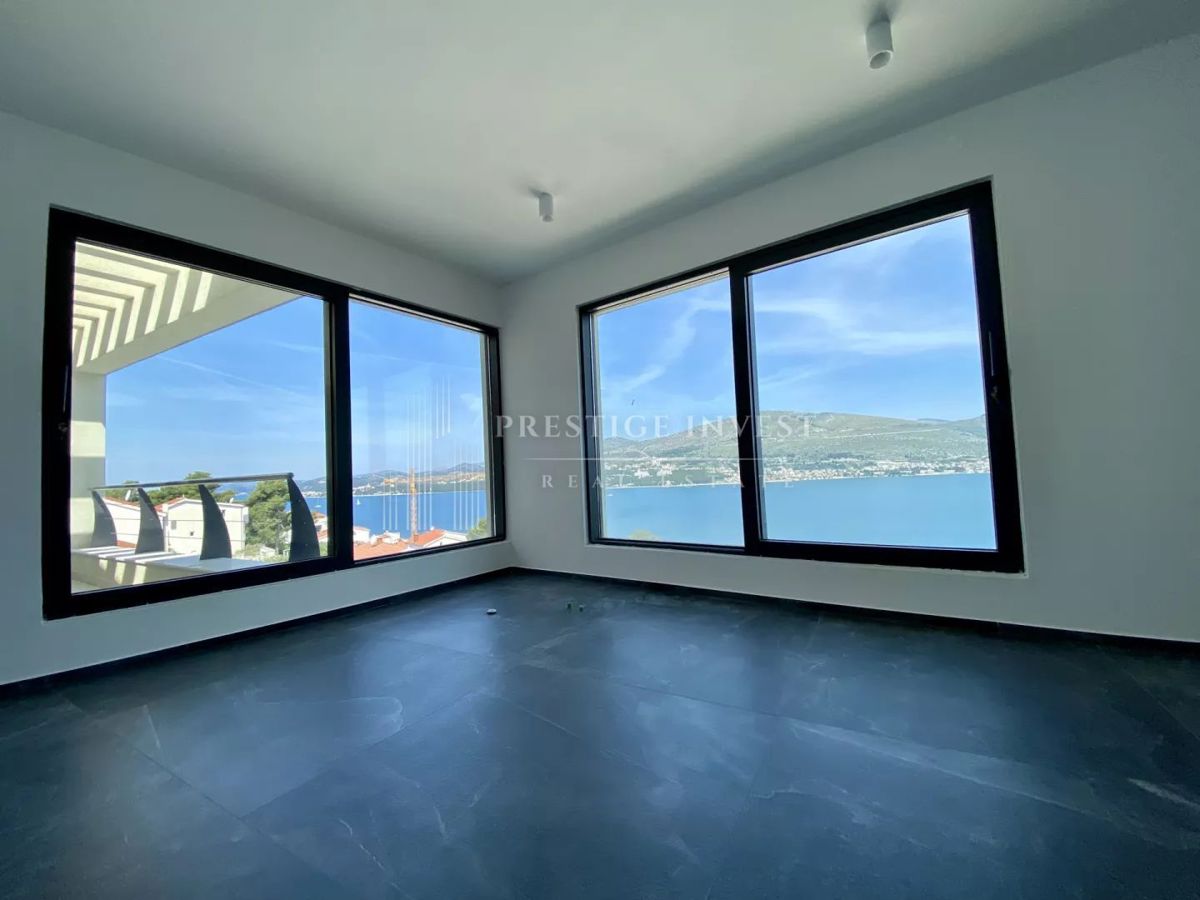 Hiša Okrug Donji, Okrug, 361m2