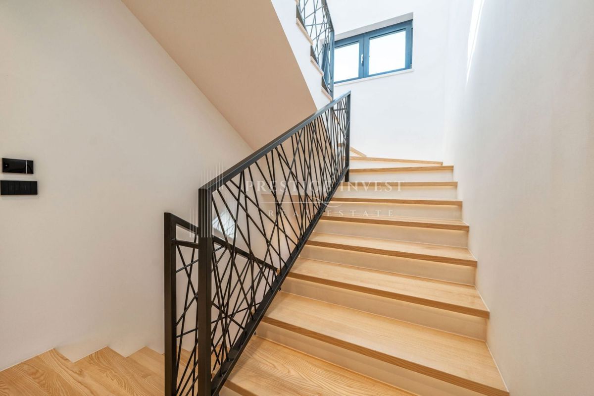 Hiša Privlaka, 370m2