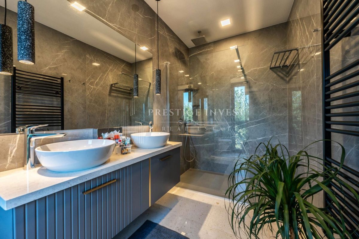 Hiša Privlaka, 370m2