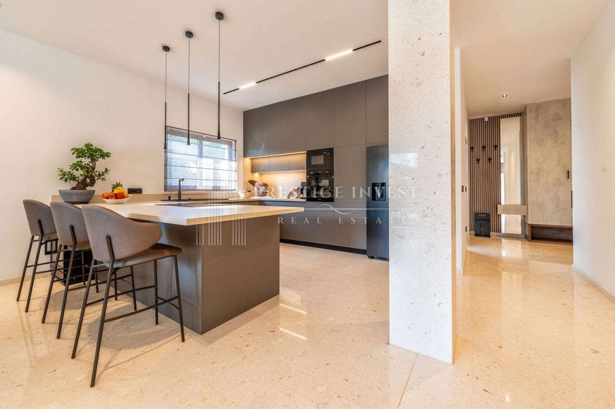 Hiša Privlaka, 370m2
