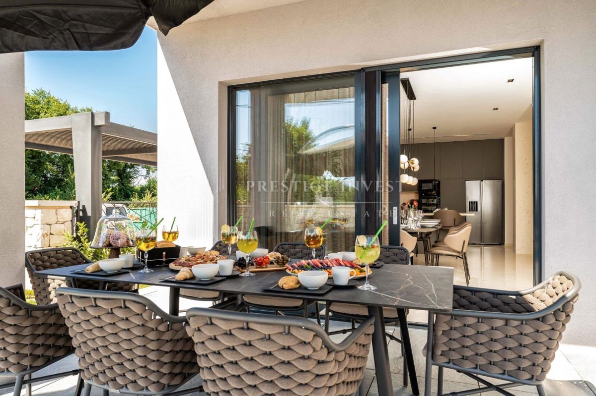 Hiša Privlaka, 370m2