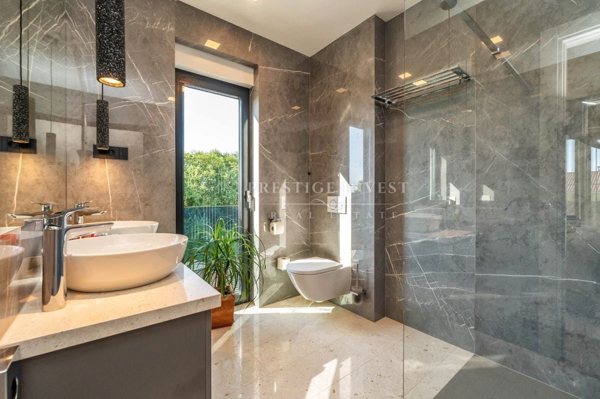 Hiša Privlaka, 370m2