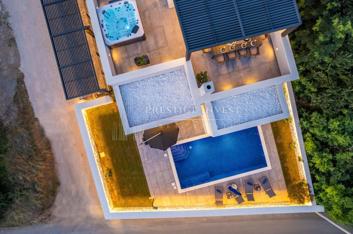 Hiša Privlaka, 370m2