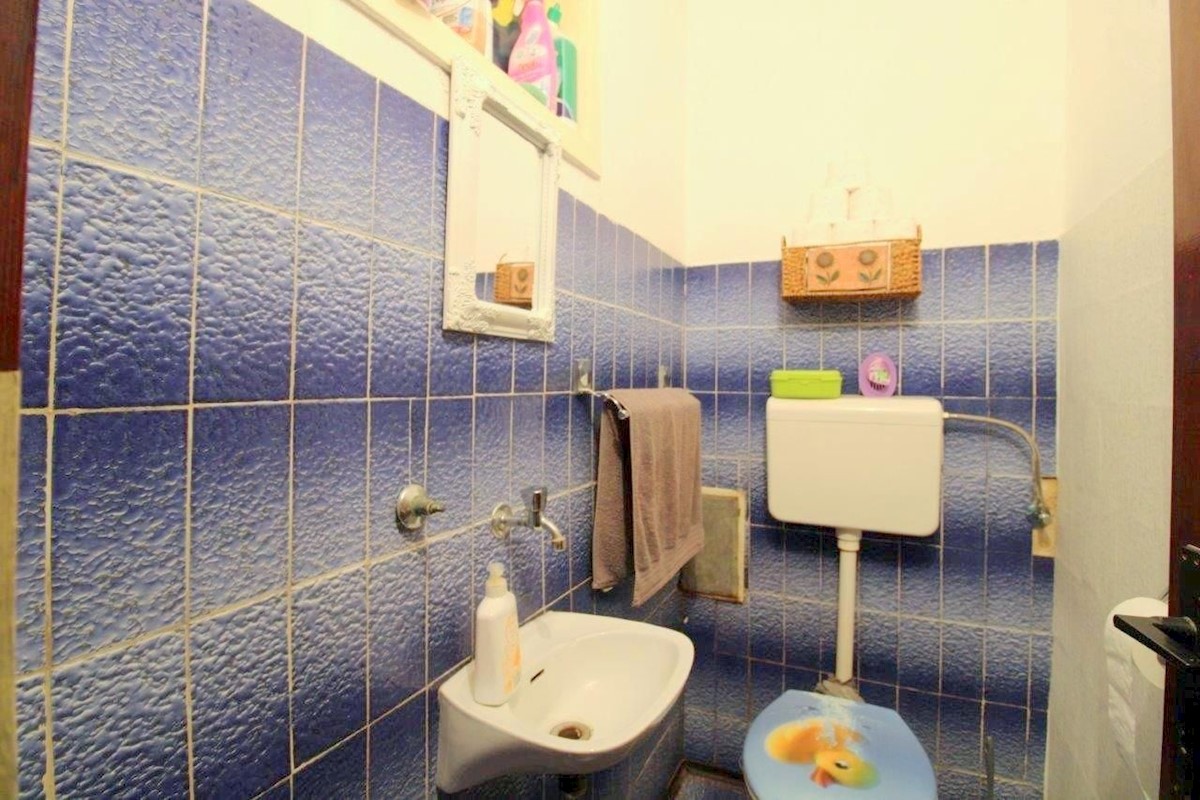 SVETI LOVREČ-KAMNITA VRSTNA HIŠA PRODAMO