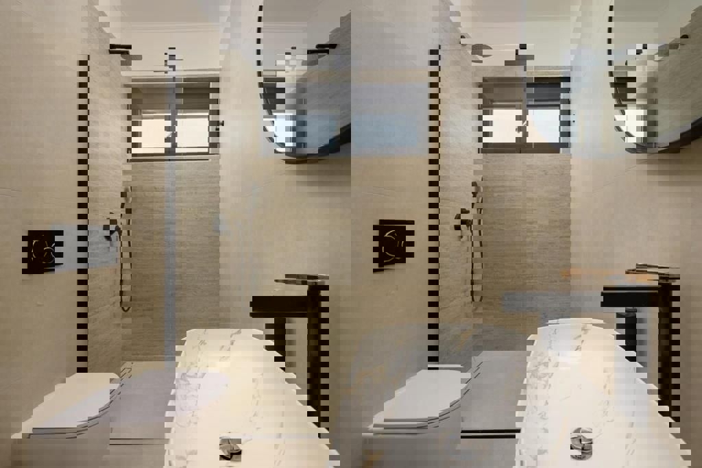 ROVINJ-PRODAMO PRITLIČNO PRITLIČNO HIŠO Z BAZENOM