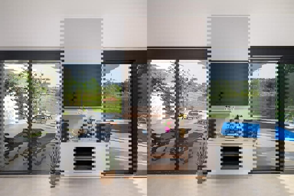 ROVINJ-PRODAMO PRITLIČNO PRITLIČNO HIŠO Z BAZENOM