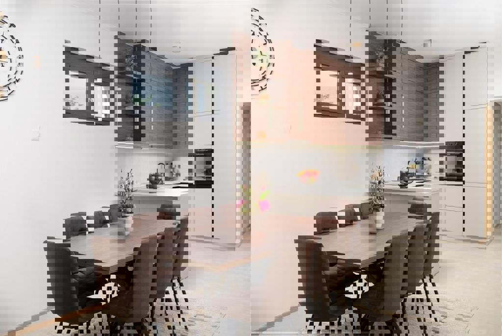 ROVINJ-PRODAMO PRITLIČNO PRITLIČNO HIŠO Z BAZENOM