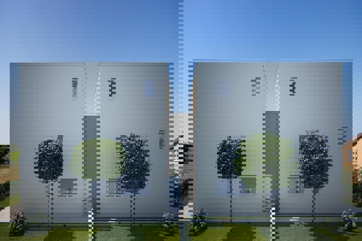 OKOLICA POREČA - PRODAJA DVOJNE HIŠE Z BAZENOM