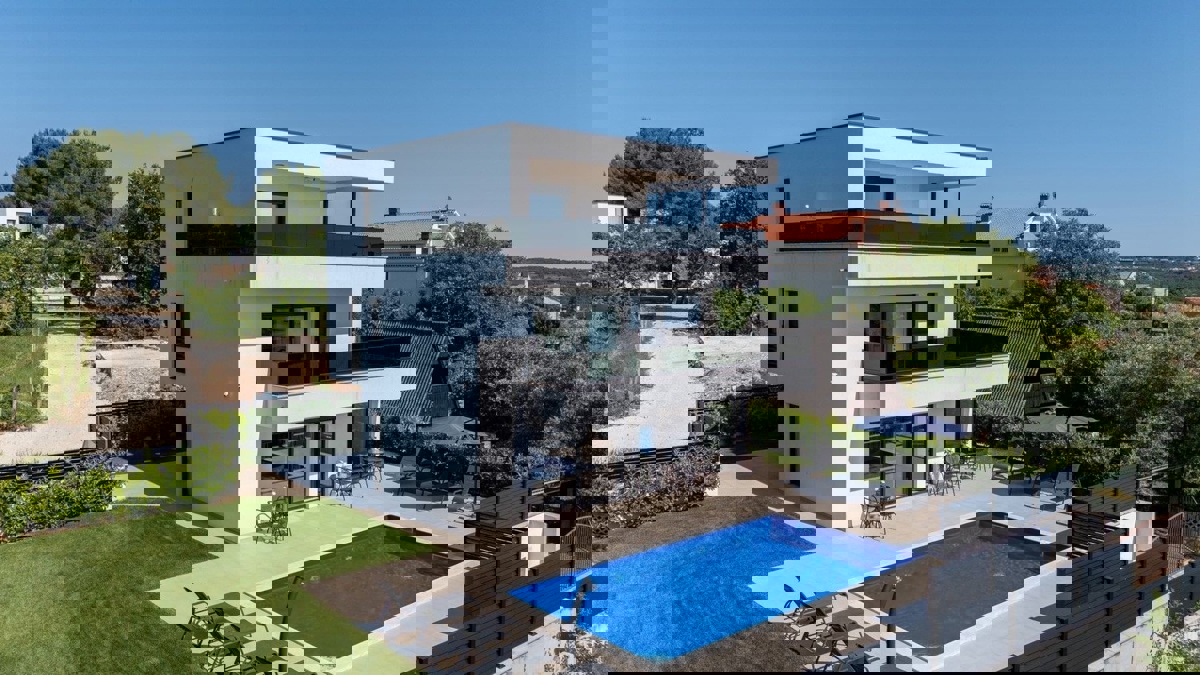EKSKLUZIVA  -VABRIGA-  MODERNE VILE S ČUDOVITIM POGLEDOM NA MORJE