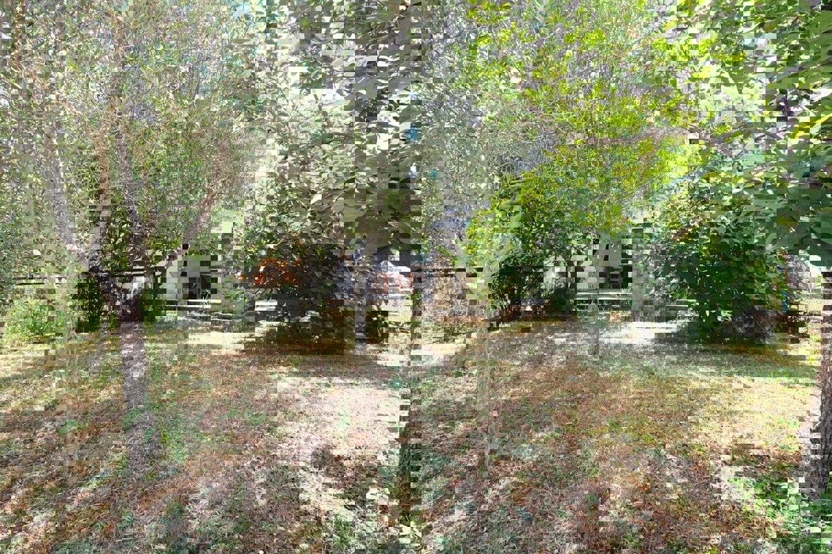 POREČ - DRUŽINSKA HIŠA NAPRODAJ