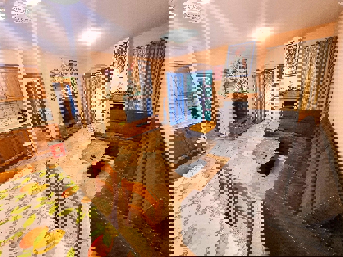 POREČ - KAMNITA HIŠA Z BAZENOM IN WELLNESSOM