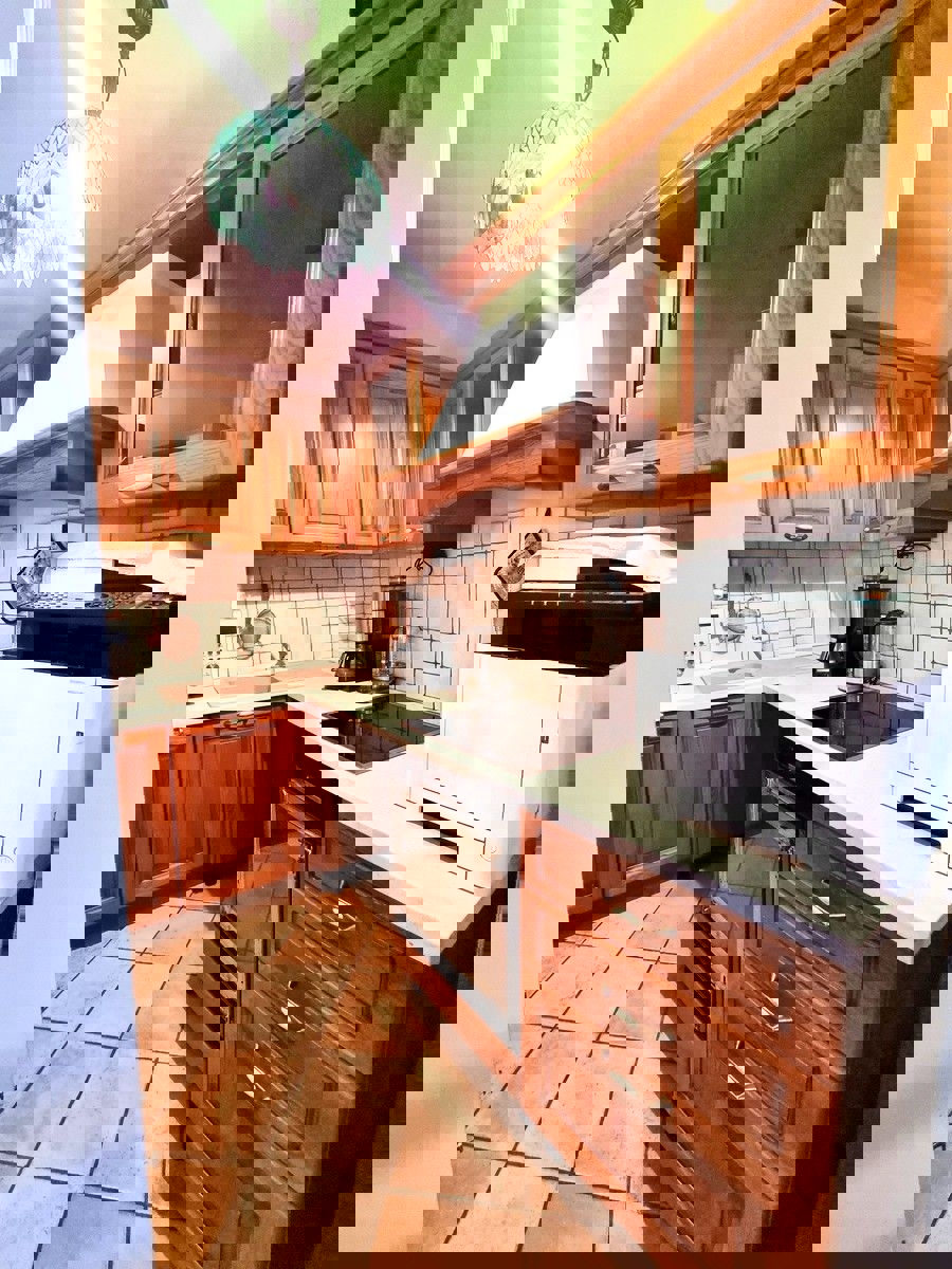 POREČ - KAMNITA HIŠA Z BAZENOM IN WELLNESSOM